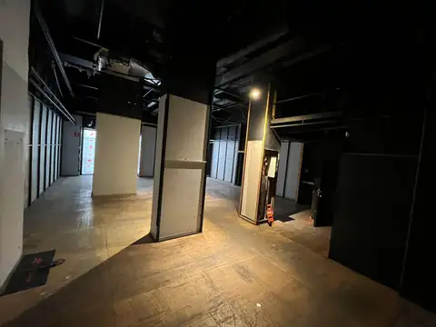 Local en alquiler en Cordoba 530, pegado a Galerias Pacifico