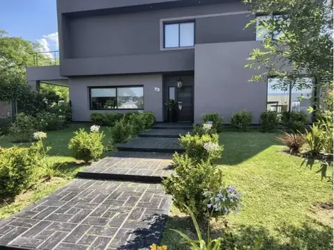 CASA EN VENTA EN SANTA LUCIA - PILAR