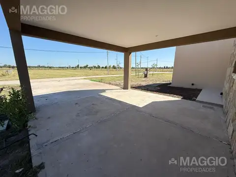 Casa 4 ambientes con 3 baños