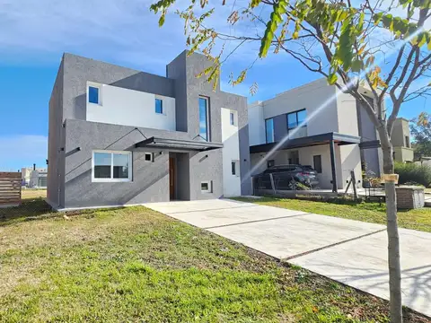 Venta Casa en San Pablo 5amb con sótano lote interno