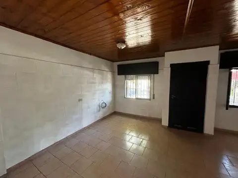 Depto Tipo Casa en Alquiler con 1 cocheras