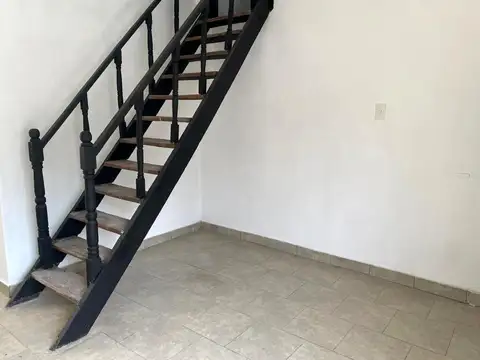 Depto Tipo Casa 2 ambientes con 1 baño