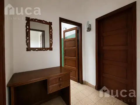 Casa 6 ambientes con 2 baños
