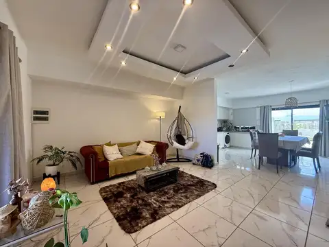 Duplex 3 dor en Docta sobre Av principal, a mts de la guardia