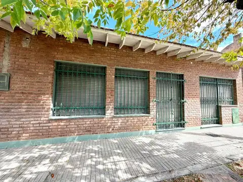 Casa a terminar + Salon al frente