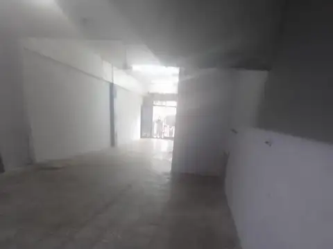 Local en Alquiler en La Florida, $ 700.000