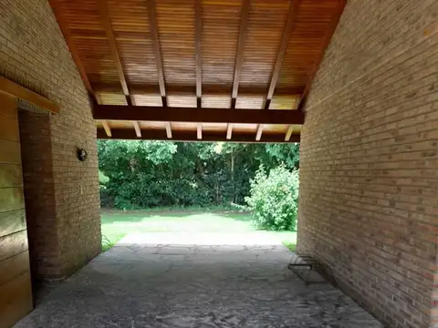 Casa 5 ambientes con 4 baños