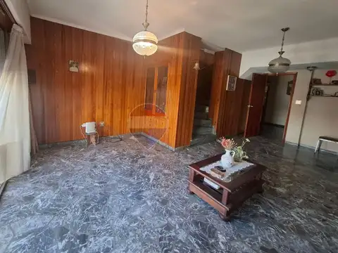 Casa 7 ambientes con 3 baños
