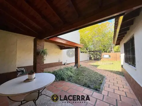 Casa 3 ambientes con 2 baños