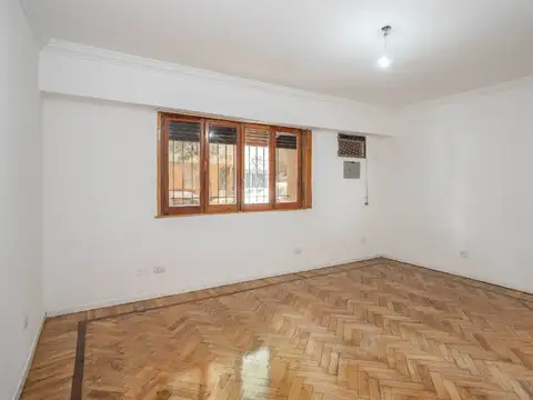 Depto Tipo Casa 6 ambientes con 2 baños