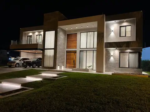 Los Robles 5900