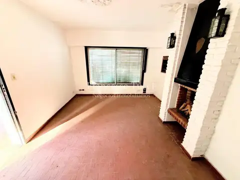 Casa en Venta con 4 cocheras