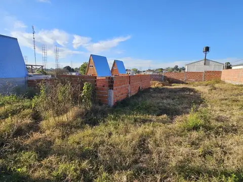 Casa de dos dormitorios en obra, sobre terreno de 197 m2