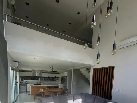 Casa en Alquiler en Centro, USD 3.000
