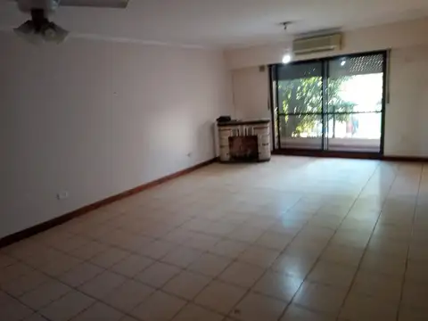 Depto Tipo Casa en Alquiler de 4 ambientes