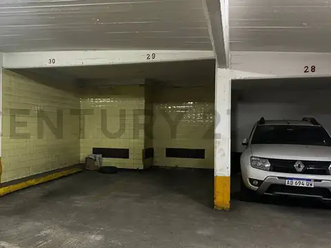 Venta cochera cubierta en microcentro: seguridad y comodidad a metros de todo