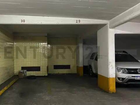 Venta cochera cubierta en microcentro: seguridad y comodidad a metros de todo