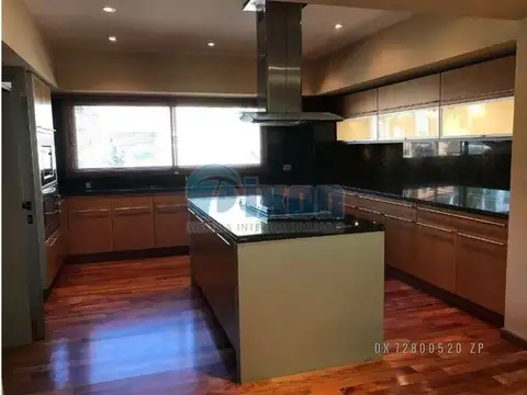 Casa en Venta con cochera