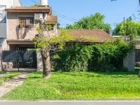 Venta casa 4 amb, lote propio Pilar, APTO CREDITO