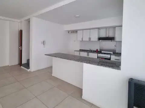 Depto Tipo Casa 3 ambientes con 1 baño