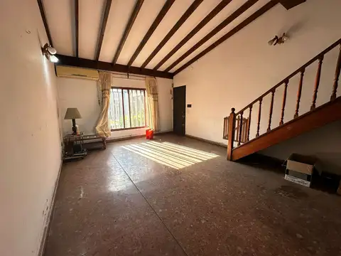 Depto Tipo Casa en Venta 44 años