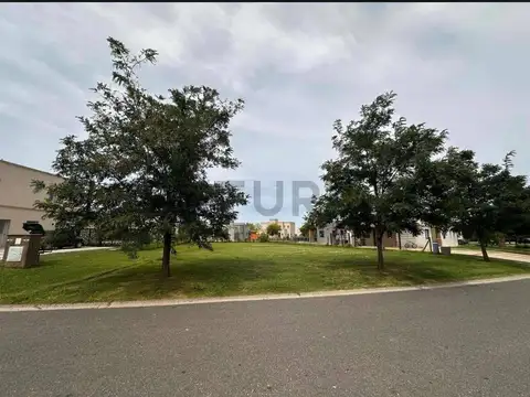 EXCELENTE LOTE EN VENTA EN BARRIO PRIVADO EL CANTON NORTE