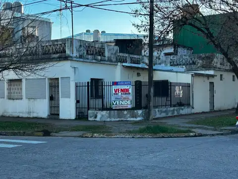Sobre Esquina Casa en Venta! Macrocentro