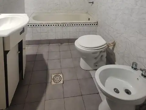 Sobre Esquina Casa en Venta! Macrocentro