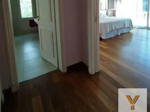 Casa en Venta en Abril Club De Campo, USD 1.500.000