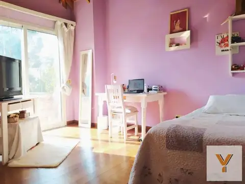 Casa venta - 5 dormitorios 5 baños - 2400mts2 totales - Abril Club De Campo