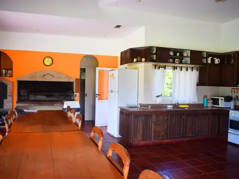 Casa 5 ambientes con 2 baños