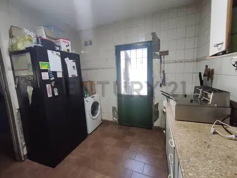 Venta casa 4 ambientes en José León Suarez con jardín