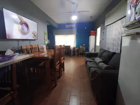 Debenedetti 8200, Piso 0