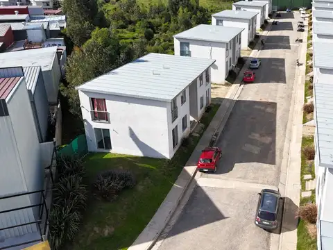 Apartamento complejo jardines de lussich 100