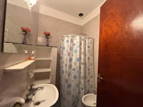 Depto Tipo Casa en Alquiler con 1 cocheras