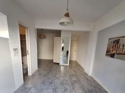 Falucho 2100, Piso 4