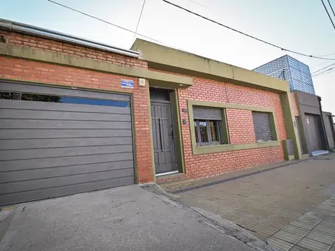 CASA EN VENTA 3 DORM BARRIO CENTRO I