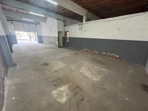 VENTA EN BLOCK . CASA  4 AMB Y DOS LOCALES  VIRREYES