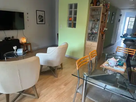 Depto Tipo Casa 4 ambientes con 2 baños