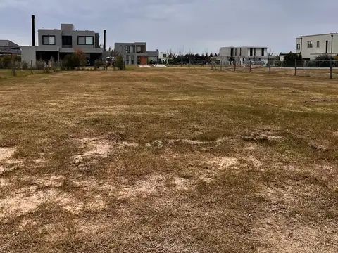 Lote en Barrio El Naudir Escobar OPORTUNIDAD! --