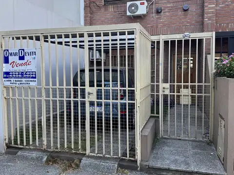 DUPLEX DE 4  AMB. 3 BAÑOS COCHERA,PATIO Y BAULERA