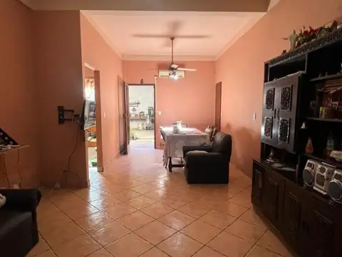 Casa 6 ambientes con 3 baños
