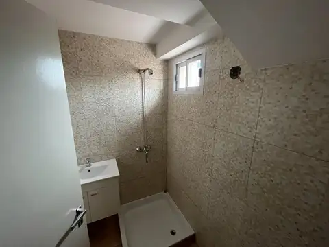 Depto Tipo Casa en Venta en Villa Pueyrredon, USD 140.000