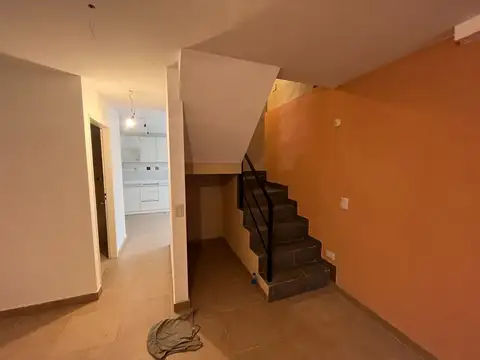 Depto Tipo Casa 3 ambientes con 2 baños