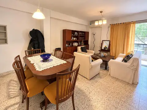 DEPARTAMENTO POR ESCALERA DE 2 DORMITORIOS   COMODIN VENTA BARRIO MARTIN ROSARIO