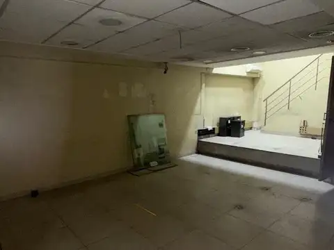 VENTA LOCAL EN LINIERS EN LINIERS 2 PLANTAS TODO RUBRO