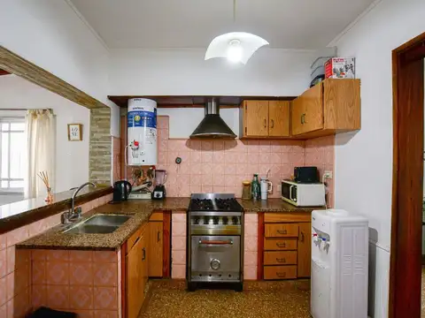 Casa en Venta con 2 cocheras
