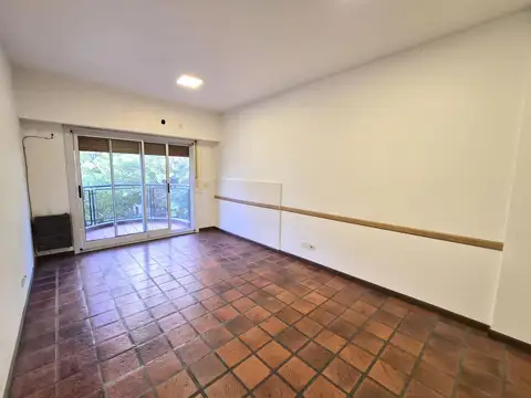 Alquiler Departamento de 2 ambientes  al frente en  Florida. Excelente ubicación.