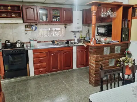 SE VENDE PROPIEDAD  A METROS DE AZCUENAGA 