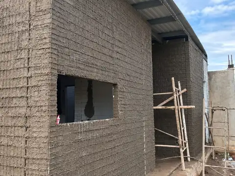 VENTA CASA EN CONSTRUCCIÓN BARRIO AMPROS V